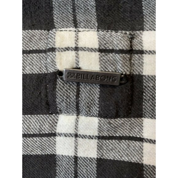 Billabong Open Front Plaid Flannel Black White Fringed Shawl Jacket Shirt - Picture 3 of 6